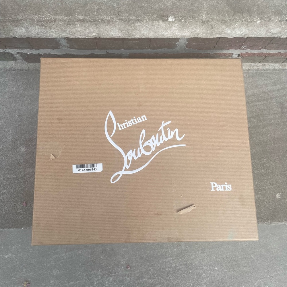 Christian Louboutin size 36.50. Great condition sole repainted.